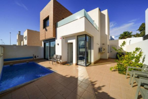 Villa con piscina a 700 m de la playa en San Pedro
